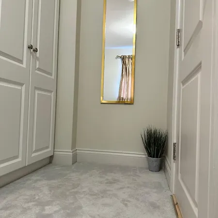 Amazing Bedroom In Dublin * Clondalkin