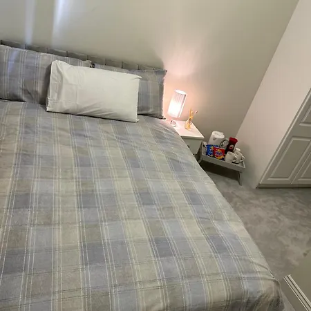 בית אירוח Amazing Bedroom In Dublin